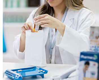 pharmacist-filling